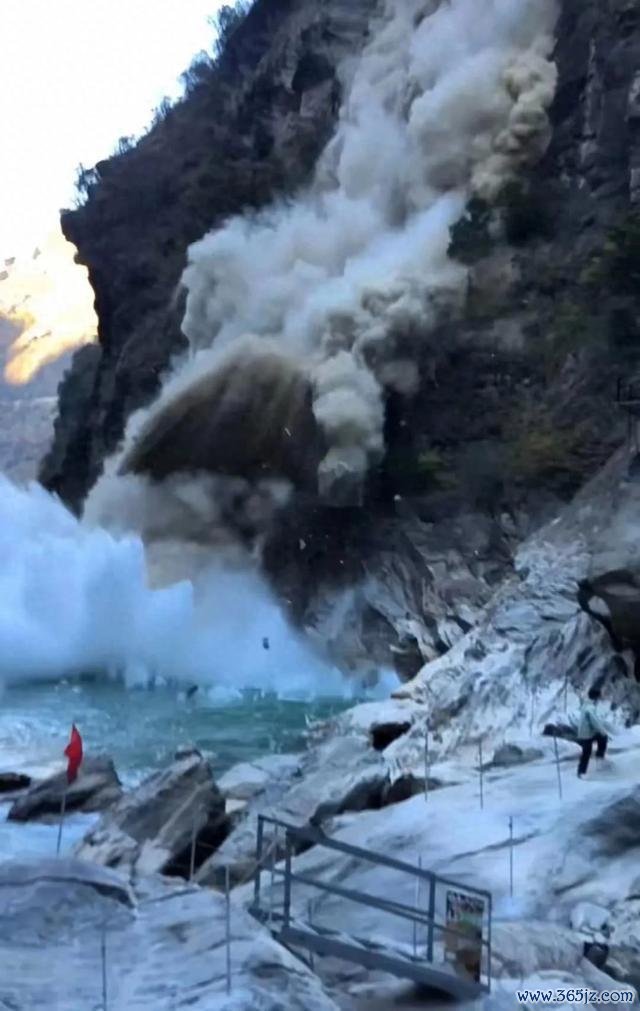 操心已而！云南虎跳峡网红打卡点山体滑坡，景区这么回报……